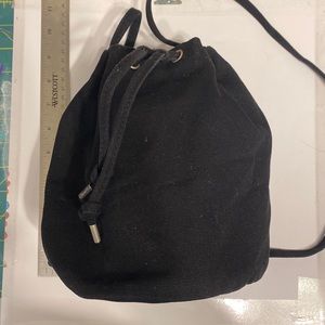 BAGGU small pouch with strap